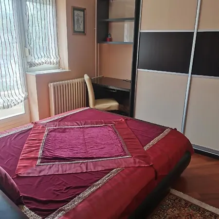 Luxury Red - Centar - *