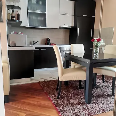 Luxury Red - Centar - *